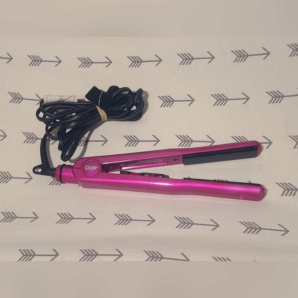 GVP 1 Inch Ceramic Straightening Iron Model 264836 Flat Iron GVP Pink